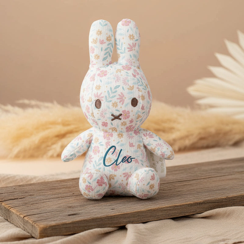 Kuscheltier Hase Lucky Blossom all-over-print, 15 cm x Miffy