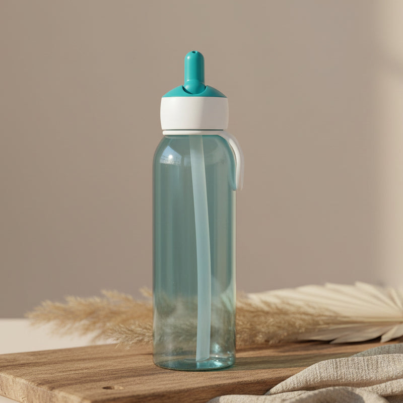 Tuerkise Kinder Trinkflasche mit Strohhalm und auslaufsicherem Verschluss fuer Kindergarten, Schule und unterwegs